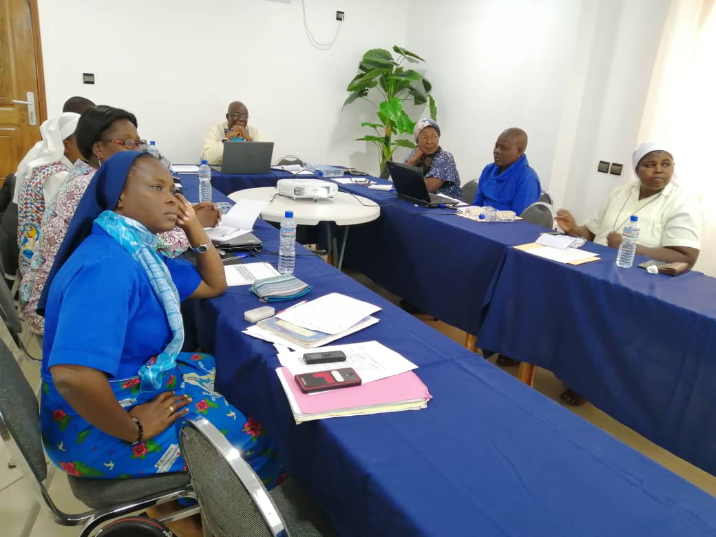 You are currently viewing OCDI/Caritas Togo : Les membres de la CONASA en réunion de planification.